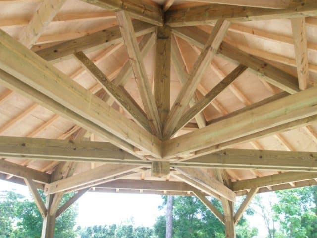 superbe charpente atelier du bois caport à Ivry La Bataille