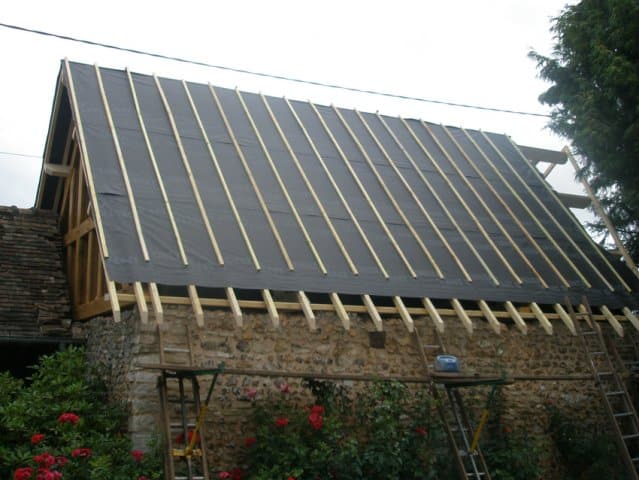 pare pluie en couverture à Croth / /travaux-renovation-bois/artisan-couvreur-renovation-toiture/